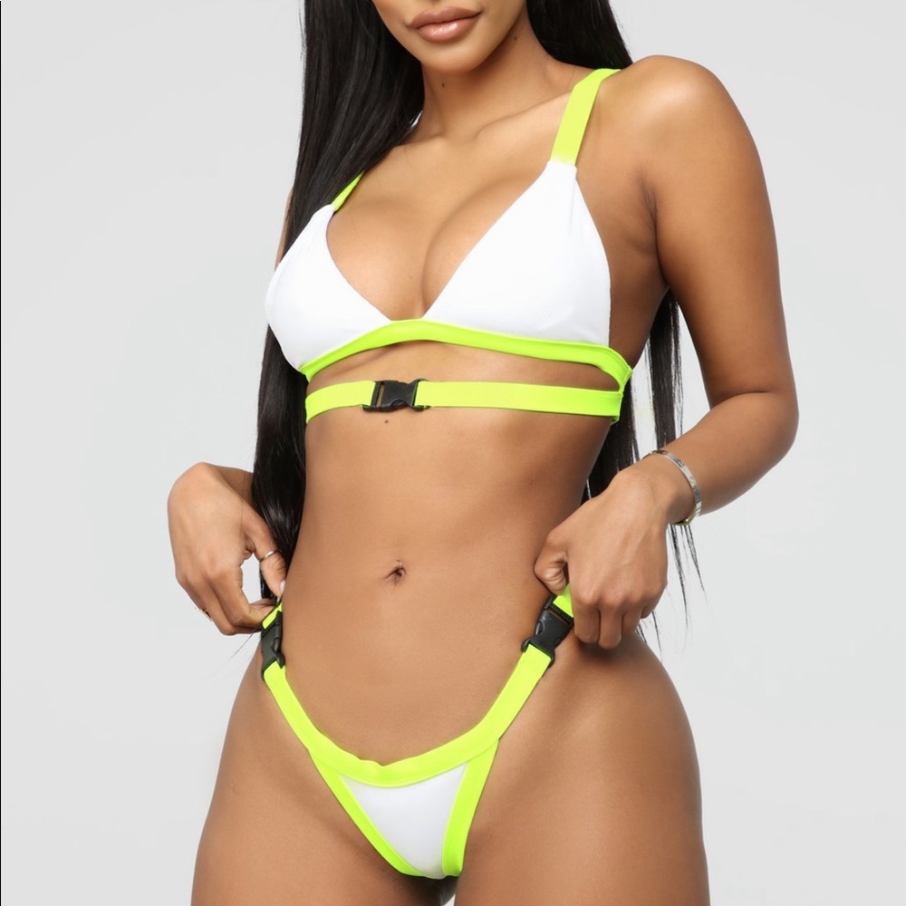 Buckle in bikini
